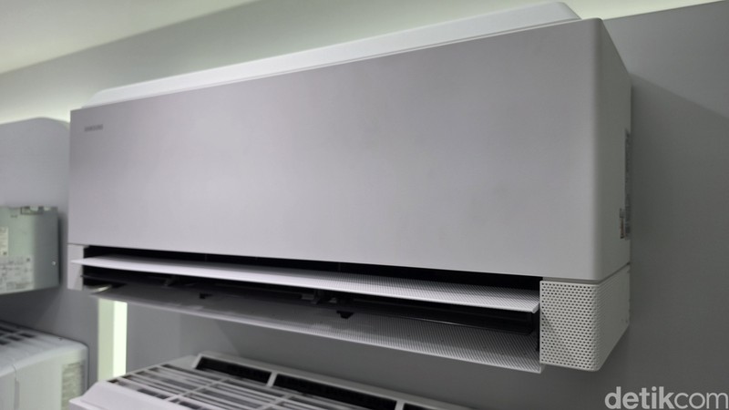 Samsung punya kulkas, AC, dan mesin cuci berteknologi AI. detikINET berkesempatan melihatnya lebih dekat nih, detikers. Begini wujudnya.