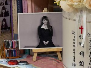 Mengenang Setahun Kepergian Novelis Korea Baek Se-hee