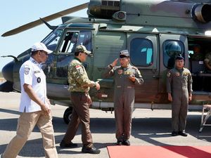 Menhan Sjafrie Sjamsoeddin Tinjau Dua Yonif TP di Sumba