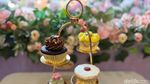 Serasa di Bridgerton! Kafe Mungil di Tebet Ini Punya Aneka Kue Cantik