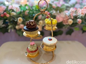Serasa di Bridgerton! Kafe Mungil di Tebet Ini Punya Aneka Kue Cantik