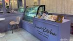 Serasa di Bridgerton! Kafe Mungil di Tebet Ini Punya Aneka Kue Cantik