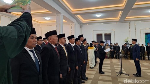 Suasana pelantikan puluhan pejabat lingkup Pemkot Mataram, Jumat (16/10/2026).