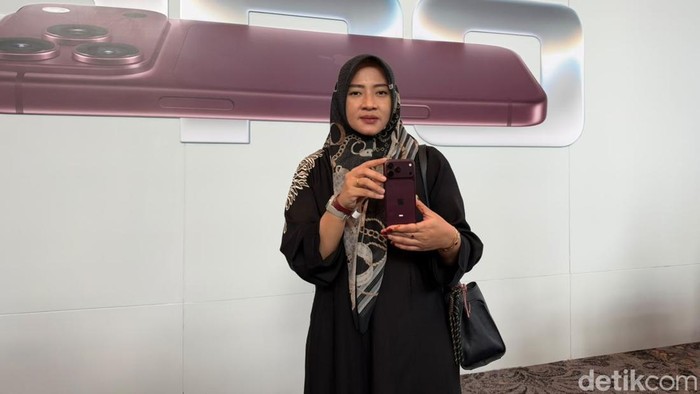 Demi mendapatkan iPhone 18 Pro Max, Hilda Febriyani rela menginap di hotel hingga tidak tidur semalaman.