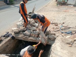 Jadi Langganan Banjir, Drainase di Paccerakkang Makassar Dikeruk