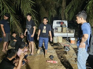 Polisi Tangkap Empat Penambang Emas Ilegal di Bungo, Dua Alat Berat Disita