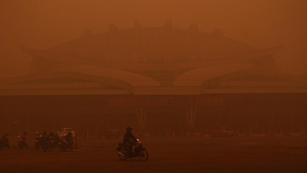 Bingkai Sepekan : Asap Karhutla Masih Bayangi Indonesia dan Negara Tetangga