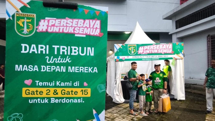 Posko Persebaya open donasi di Stadion Gelora Bung Tomo (GBT) Surabaya