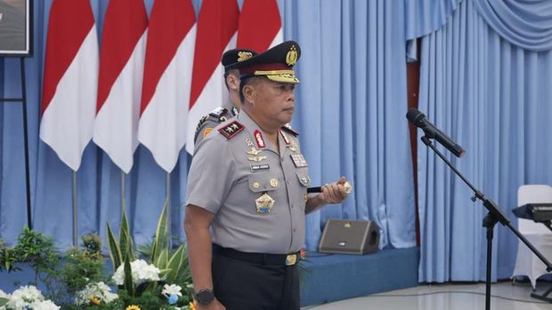 Polda Riau menggelar sertijab Dirlantas dan Kapolresta Pekanbaru, Jumat (16/10/2026). Sertijab dipimpin langsung Kapolda Riau Irjen Arman Achdiat.