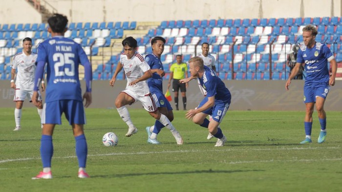 PSM Makassar mengalahkan PSIM Yogyakarta 2-1 di Stadion Sultan Agung.