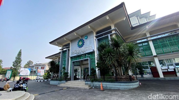 Rektorat Universitas Islam Negeri (UIN) Sunan Gunung Djati (SGD) Bandung.