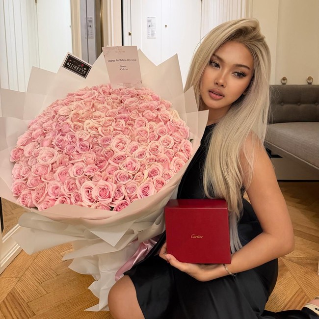 Sweet! Shakira Jasmine Ultah Dapat Kado Perhiasan Cartier dari Calvin Manik