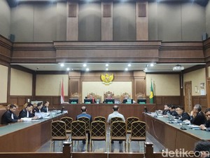 3 Eks Pejabat Bea Cukai Dituntut 7,5 hingga 11,5 Tahun Penjara di Kasus Suap