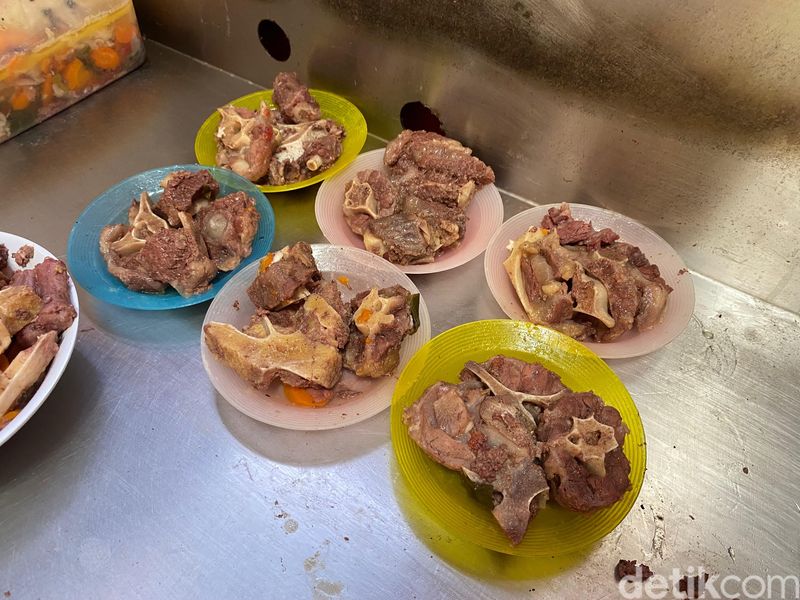 Sop Buntut Cut Meutia