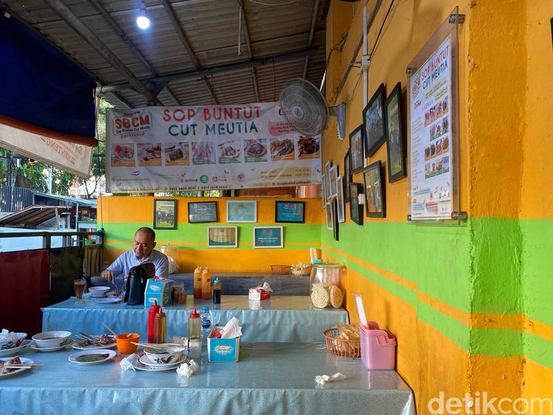 Sop Buntut Cut Meutia