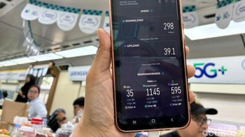 Ini agak jauhan lagi, di tengah perjalanan pukul 11.36 WIB. Download 299 Mbps dan upload-nya 39,1 Mbps. Foto: Aisyah Kamaliah/detikINET