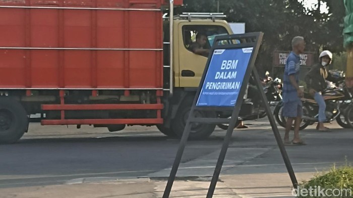 Stok Pertalite di salah satu SPBU di Kecamatan Ngunut, Tulungagung kosong