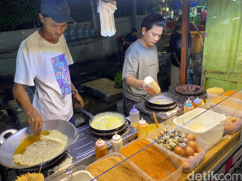 Surga Jajan Anak Kereta! 7 Kuliner Murah di Stasiun Duren Kalibata