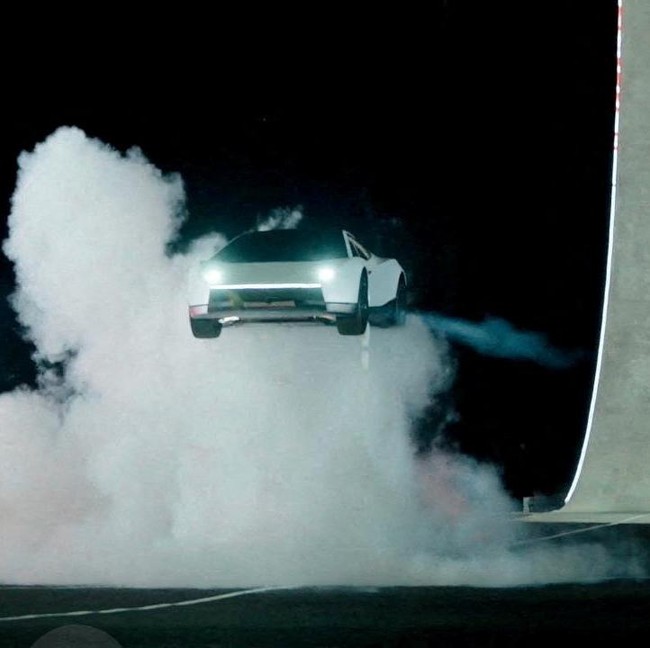 Tesla Rilis Roadster Baru, Bisa Terbang!