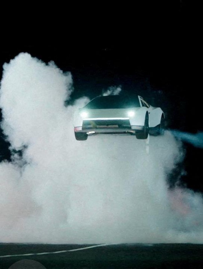 Tesla Rilis Roadster Baru, Bisa Terbang!