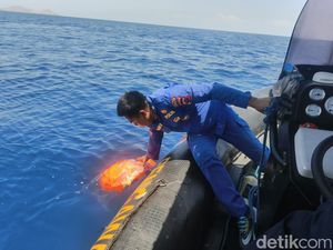 Tim SAR Temukan Pelambung Pinisi Feronia, Veronica Masih Hilang di Komodo