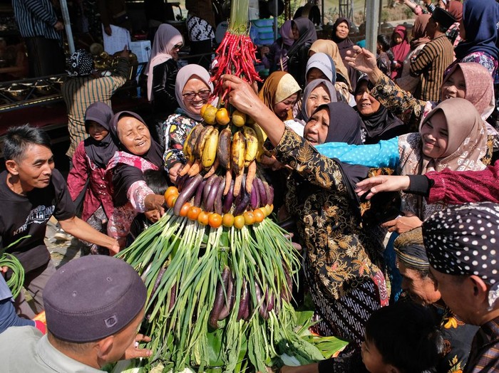 Merawat Air Lewat Budaya: Cerita di Balik Tradisi Merti Desa Kledung (2)
