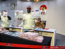 Video KPK: Pengadaan HT untuk Karhutla Diduga Dikorupsi di Kasus BNPB