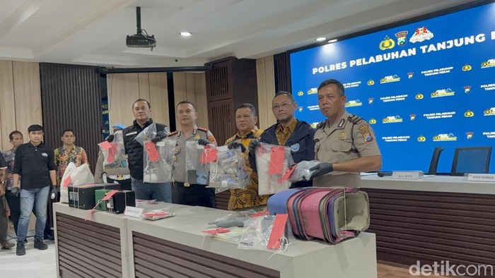 Ungkap hasil penggerebekan Jalan Kunti Surabaya