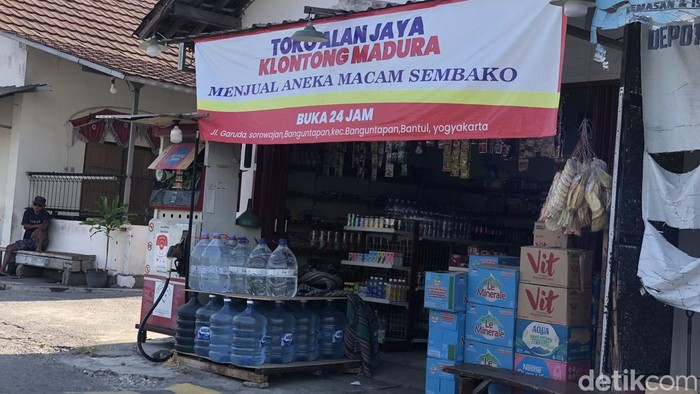 Penampakan salah satu warung Madura di Jogja, Jumat (16/10/2026).