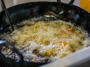 Kol Goreng Tak Sehat karena Jelantah, Bisakah Diganti Minyak Lain?