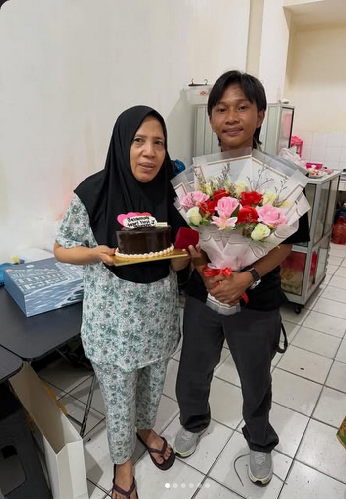 Aksi Kocak Fajar Sadboy Masak Bareng Amanda Manopo hingga Buka Warung Makan