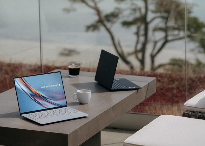 ASUS ExpertBook Ultra Hadirkan Generative AI Tanpa Bergantung Cloud