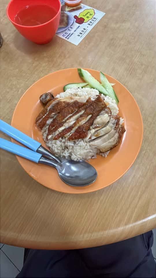 Beli Nasi Ayam Cuma Pakai Mentimun, Wanita Ini Syok Lihat Harganya!