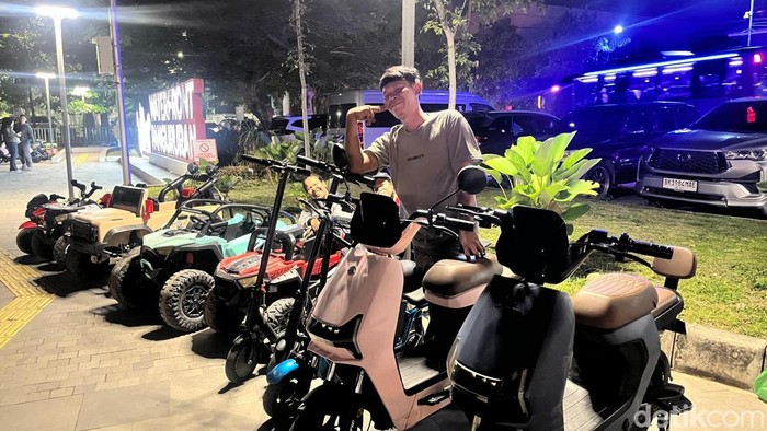 Pemilik rental sepeda listrik di Pangururan Samosir