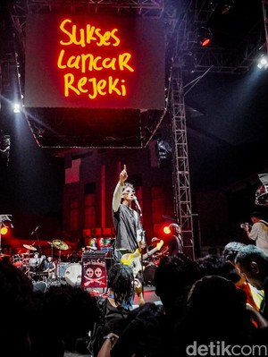Energi Punk Sejak Dini Guncang Synchronize Festival 2026