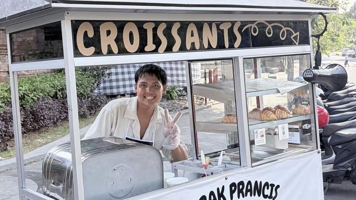 Croissant Gerobakan di Bali Viral, 10 Hari Langsung Laris 1.200 Buah!