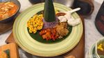 Ngemil di Sarinah, Ada Aneka Jajanan Pasar hingga Roti Bakar Peranakan!