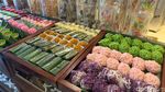 Ngemil di Sarinah, Ada Aneka Jajanan Pasar hingga Roti Bakar Peranakan!