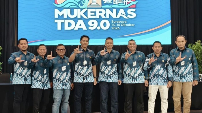 Komunitas Pengusaha Tangan Di Atas (TDA).