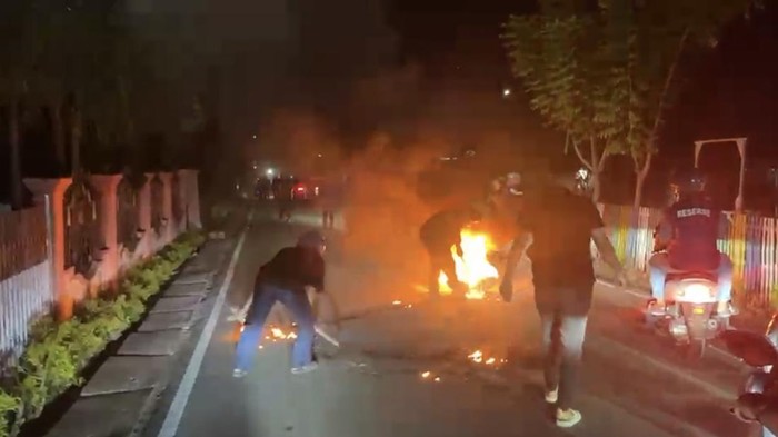 Penggerebekan kampung narkoba di Palu sempat dihalangi oknum warga.
