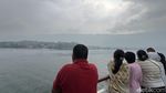 Penampakan Danau Toba Diselimuti Kabut Asap Karhutla