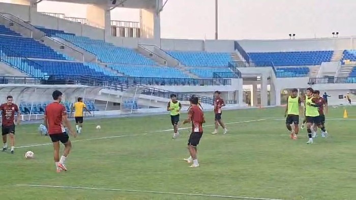 Persela saat latihan jelang melawan RANS