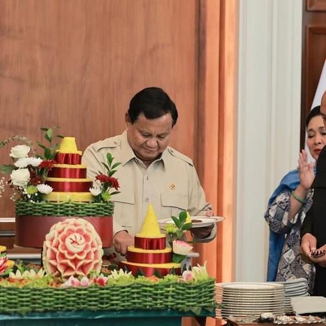 Ultah ke-75, Ini 8 Momen Prabowo Kulineran dari Bakmi hingga Tumpeng