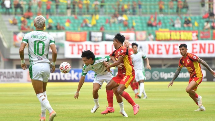 Laga PSMS Medan saat melawan Semen Padang.