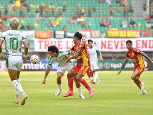 Semen Padang VS PSMS Medan Berakhir 1-1