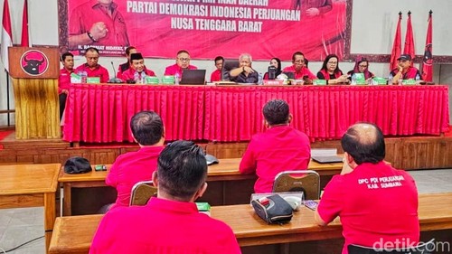 Rapat DPD PDIP NTB yang diperluas di Kantor DPD PDIP NTB dipimpin Rachmat Hidayat, Sabtu (17/10/2026).