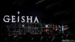 Reuni Momo dan Geisha Bikin Haru Penonton Synchronize Fest