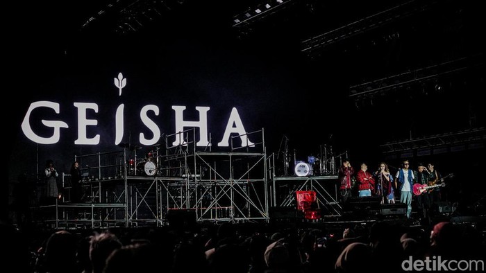 Momo dan Aan kembali reuni bersama Geisha di Dynamic Stage Synchronize Festival 2026, Gambir Expo, Kemayoran, Jumat (16/10/2026).