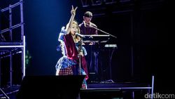 Reuni Momo dan Geisha Bikin Haru Penonton Synchronize Fest