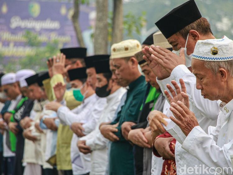 Umat Islam Palangka Raya Bersatu Doa Memohon Hujan